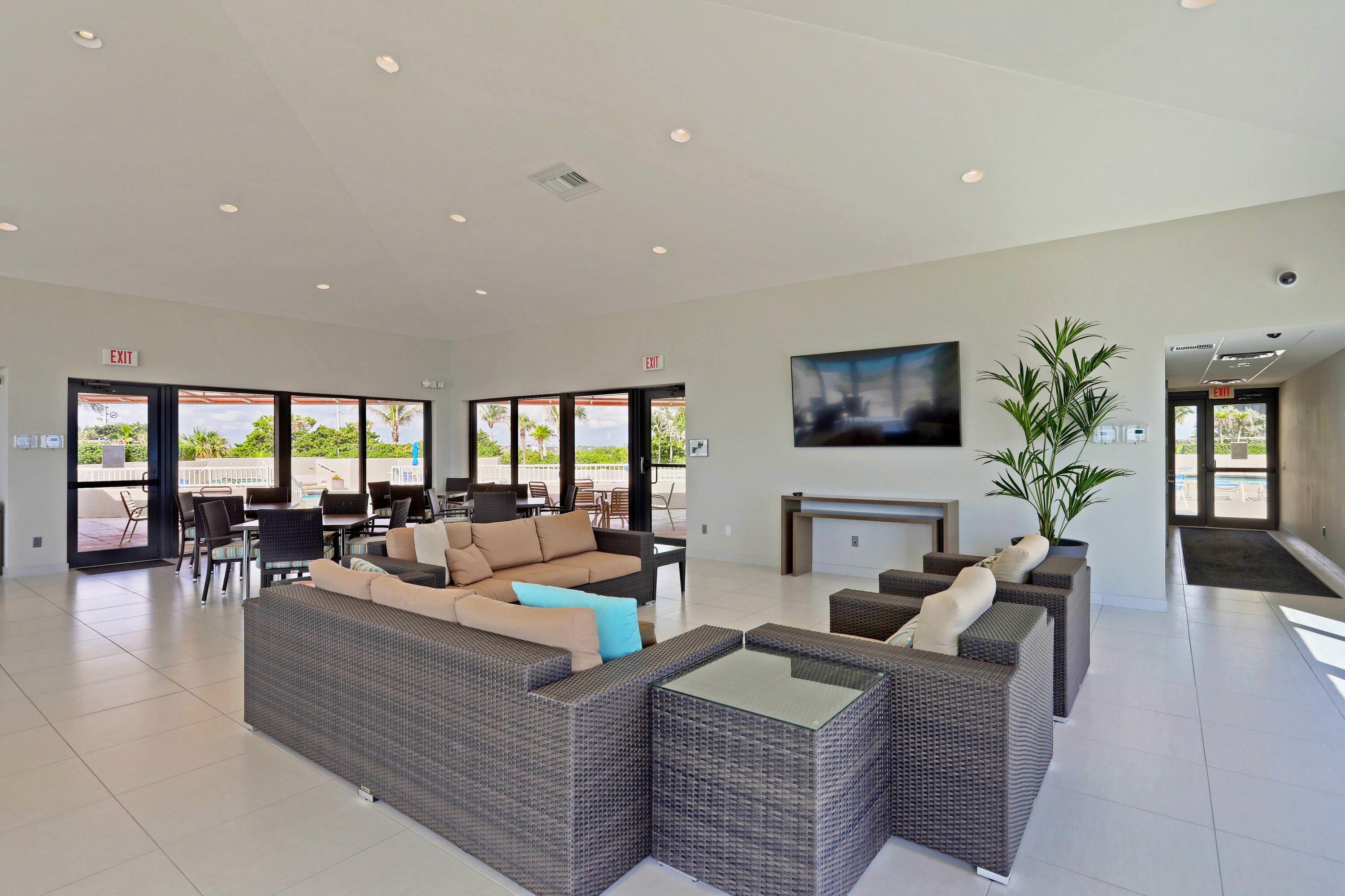 WATER GLADES CONDO - Residential Lease