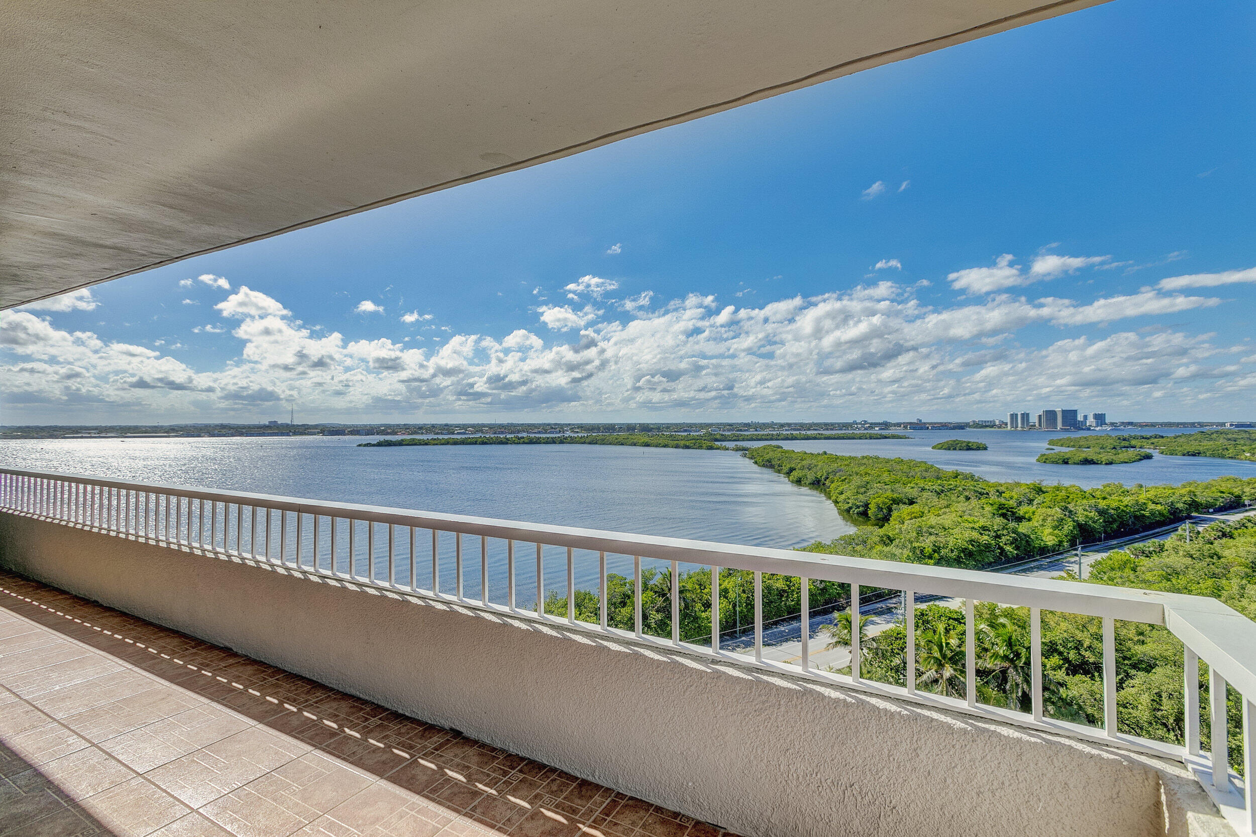 WATER GLADES CONDO - Residential Lease