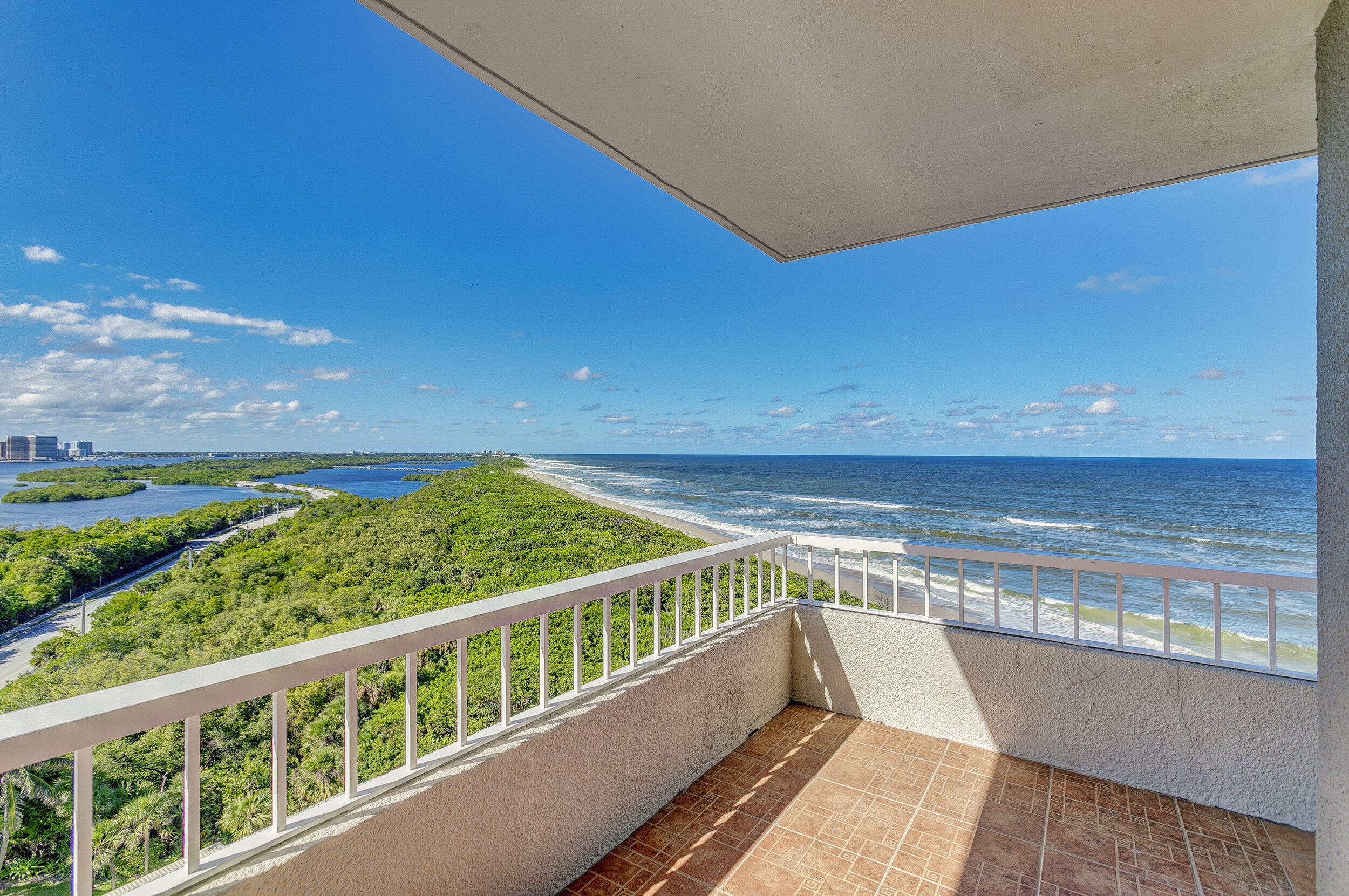 WATER GLADES CONDO - Residential Lease