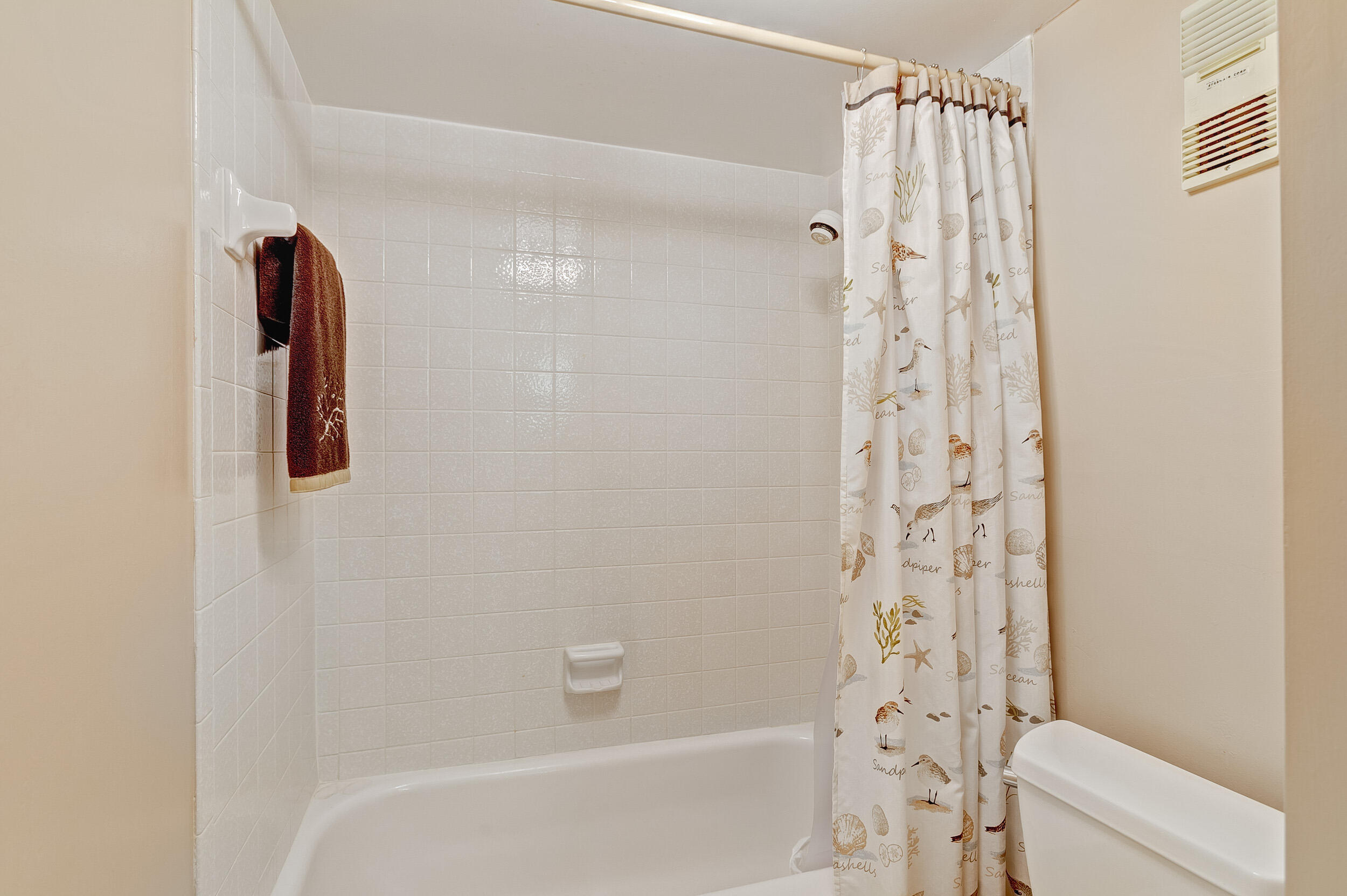 WATER GLADES CONDO - Residential Lease