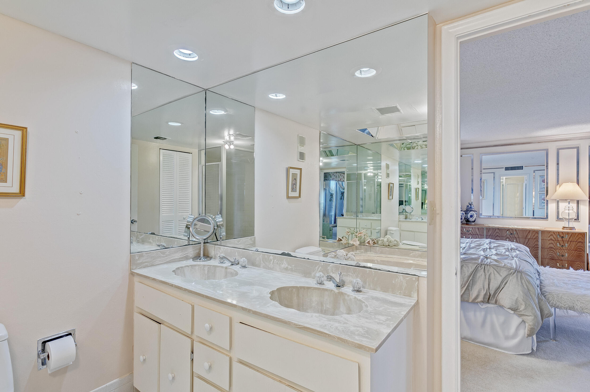 WATER GLADES CONDO - Residential Lease