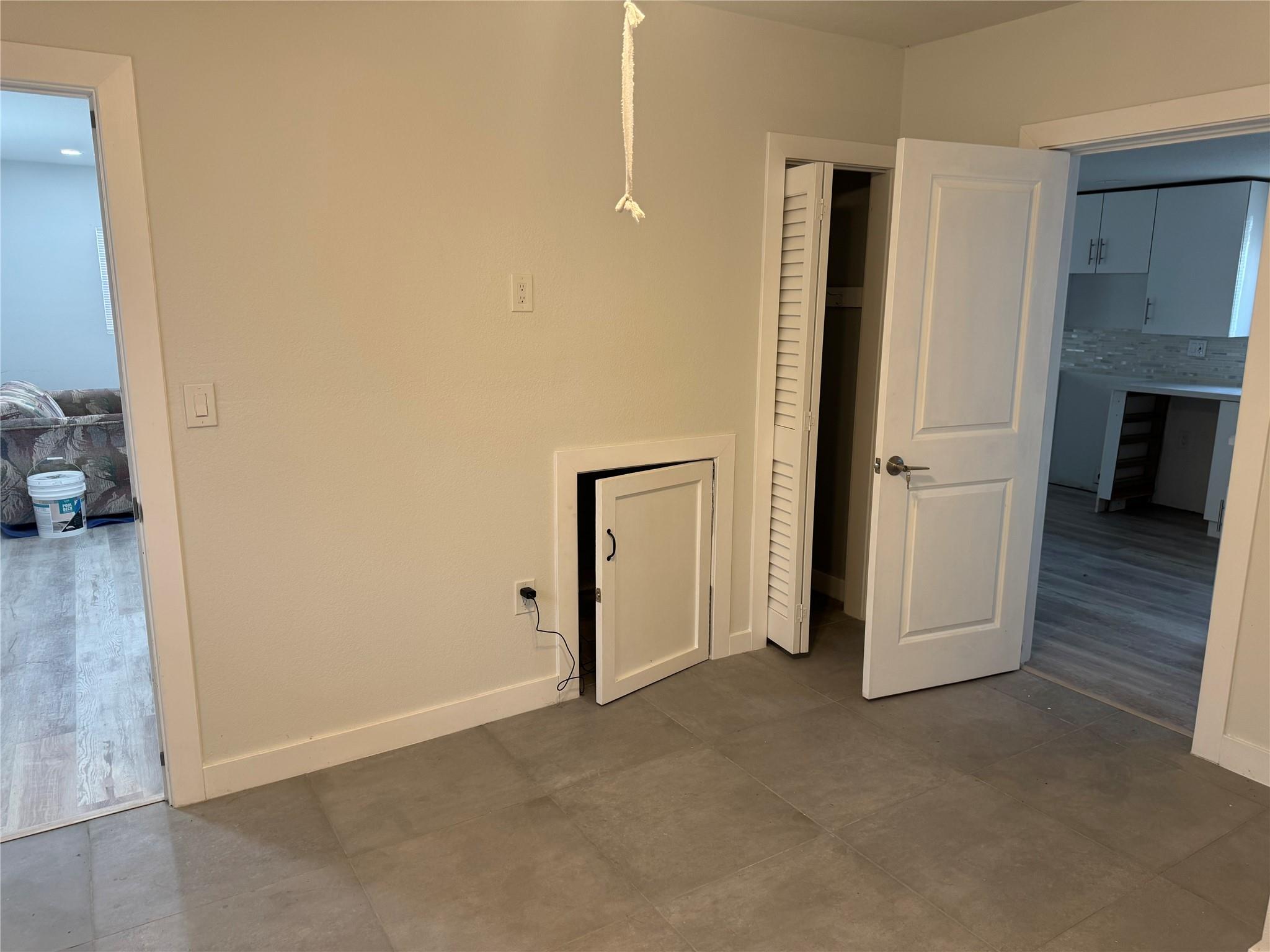 FLAIR SUB NO 3 - Residential Lease