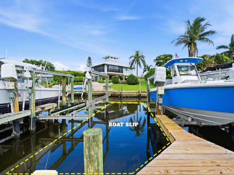 Photo of 4564 SE Robertson Road, Stuart, FL 34997 (MLS # B26071251)