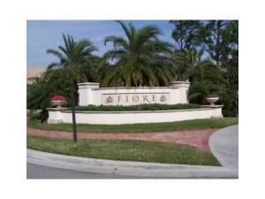 l 2/1 Located at Fiore at The Gardens. New Laminate wood floor.