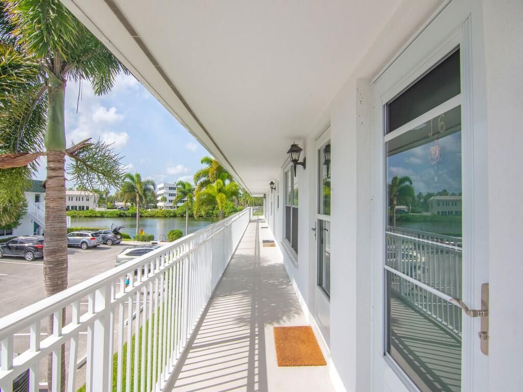 Photo of 2800 Indian River Boulevard #J6, Vero Beach, FL 32960 (MLS # R11123459)