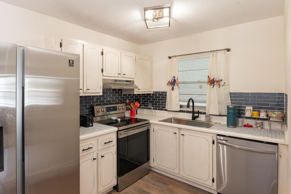 HOVIANNA APTS CONDO - Residential