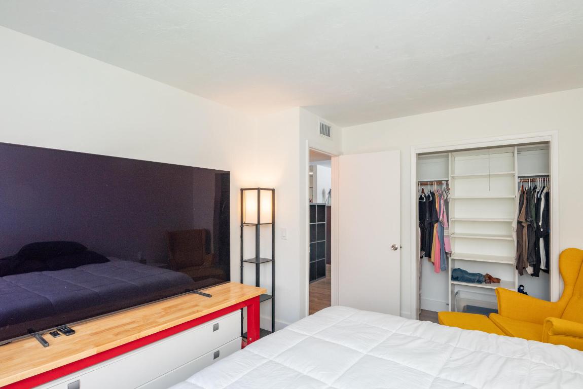 HOVIANNA APTS CONDO - Residential