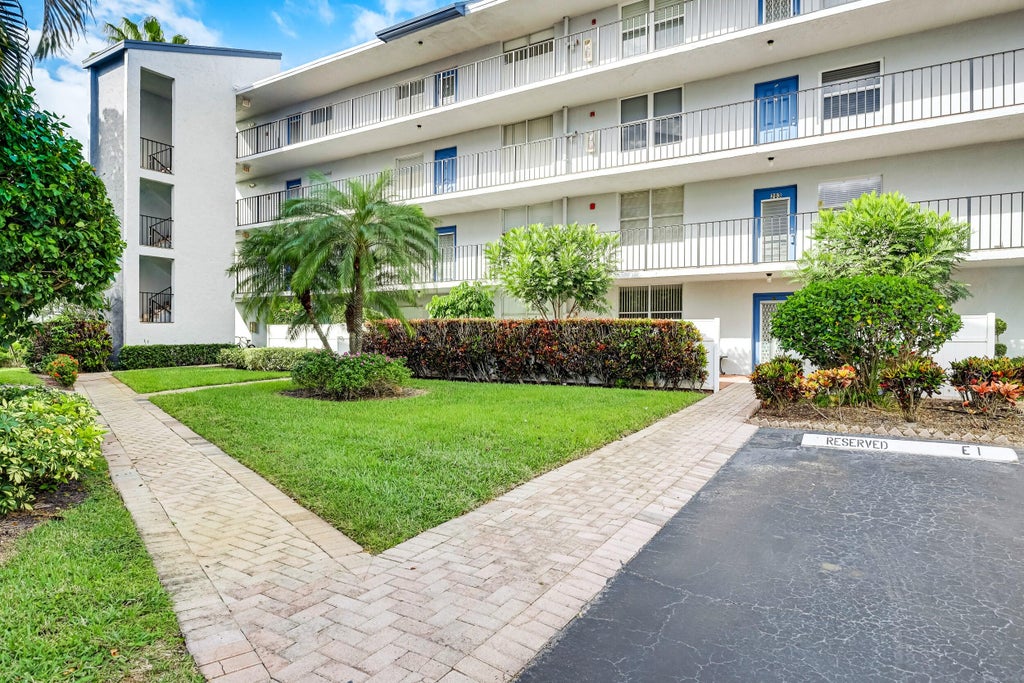 Photo of 6650 S Oriole Boulevard #1030, Delray Beach, FL 33446 (MLS # B26044431)