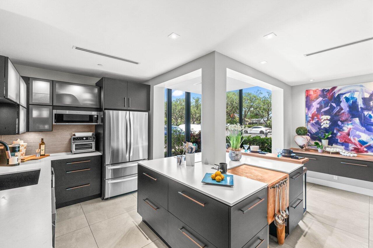 7819 Lakeside Boulevard 0814