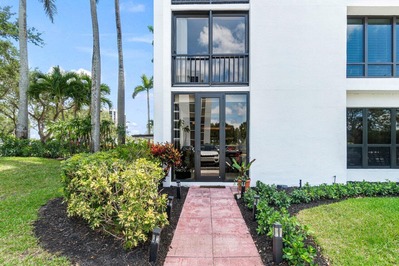 7819 Lakeside Boulevard 0814