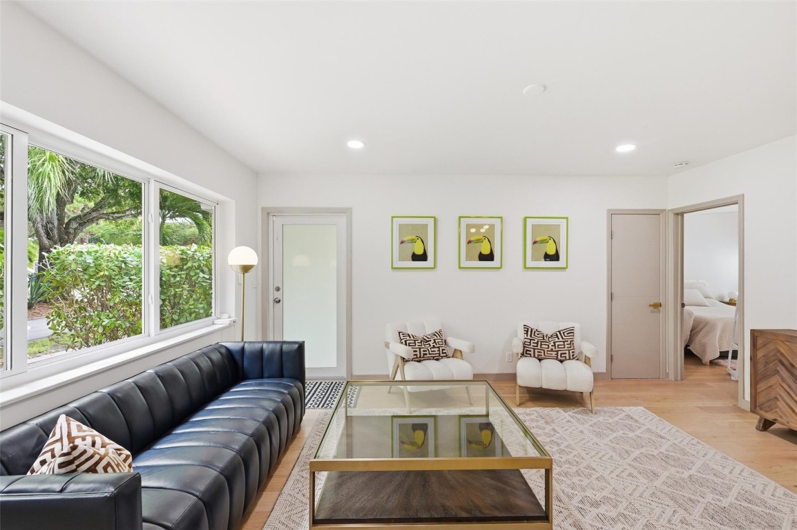 Las Olas Park Corr 6-12 B - Residential