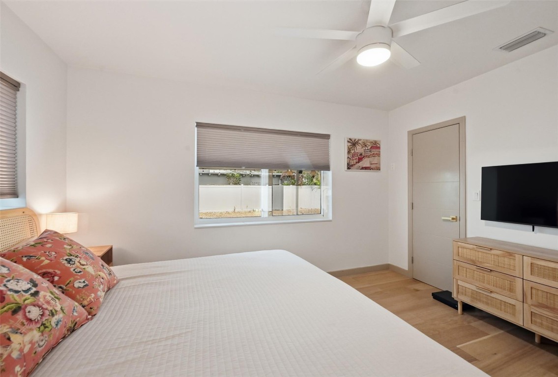 Las Olas Park Corr 6-12 B - Residential