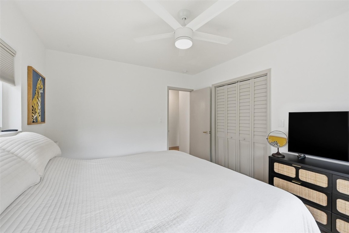 Las Olas Park Corr 6-12 B - Residential