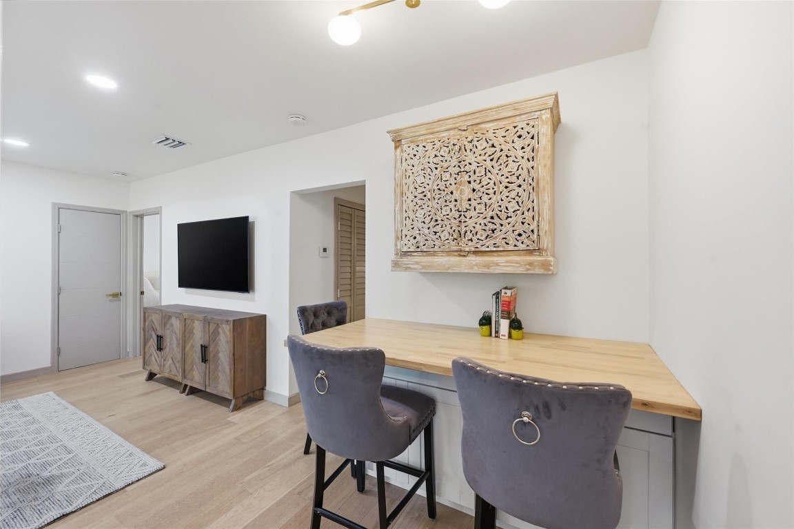 Las Olas Park Corr 6-12 B - Residential