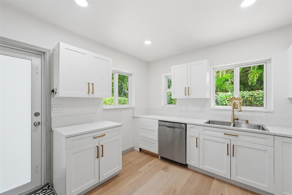 Las Olas Park Corr 6-12 B - Residential