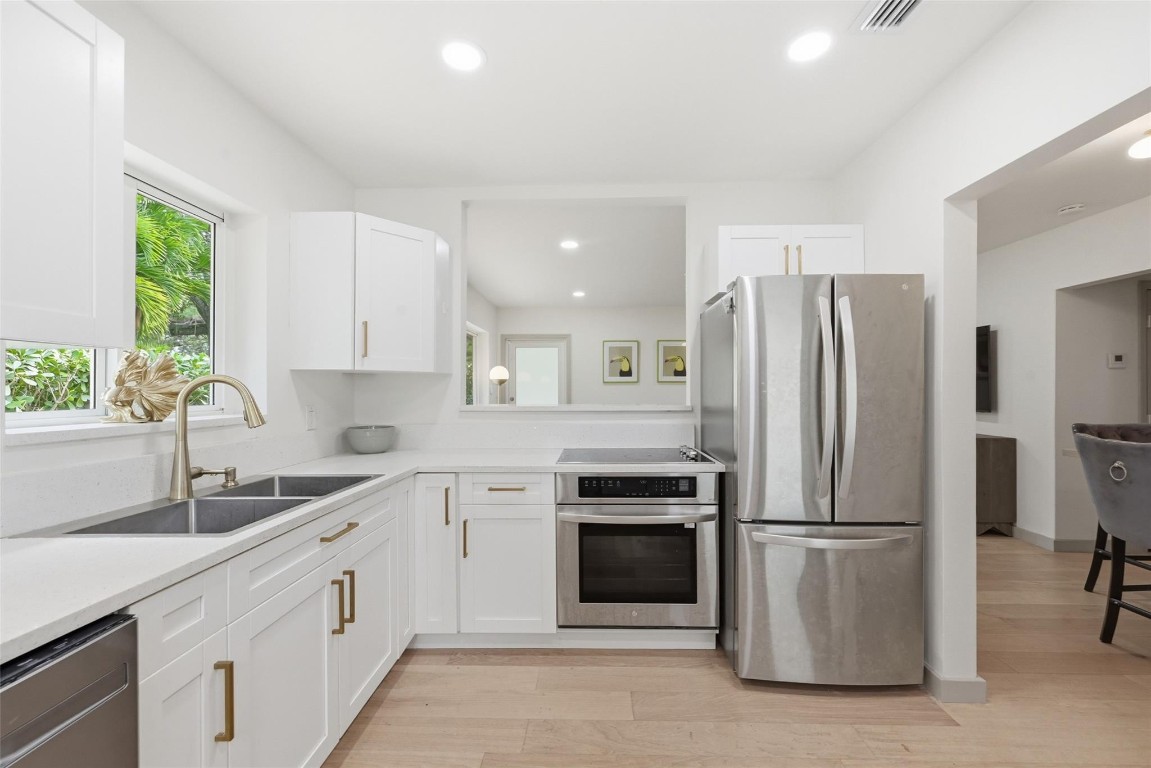 Las Olas Park Corr 6-12 B - Residential