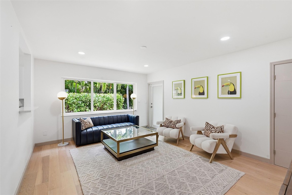 Las Olas Park Corr 6-12 B - Residential