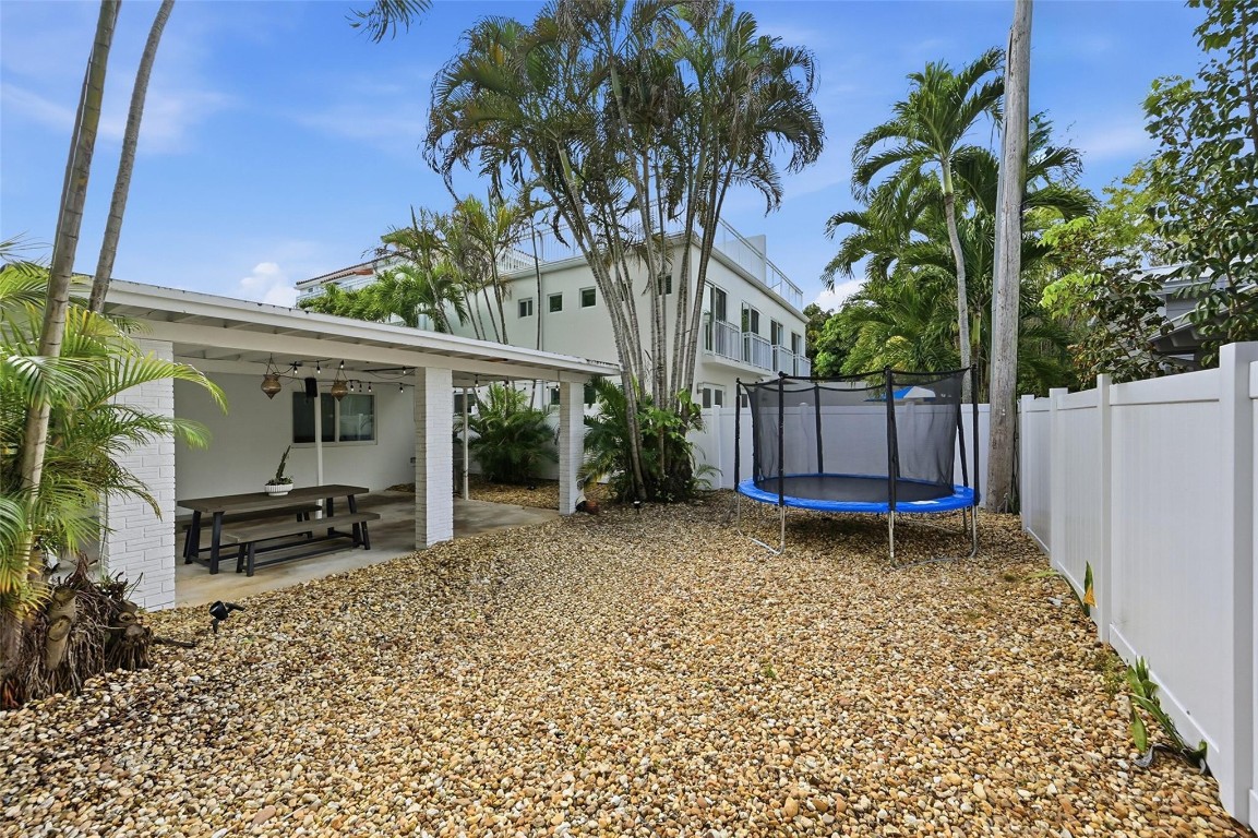 Las Olas Park Corr 6-12 B - Residential