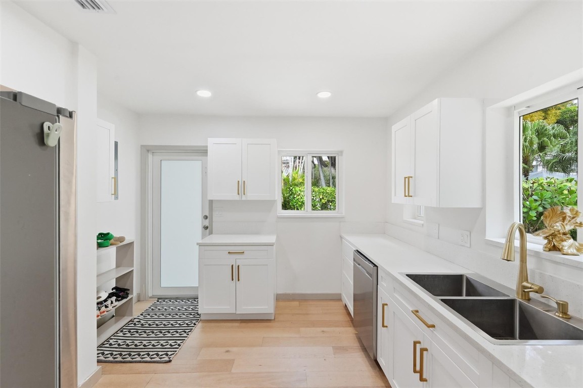 Las Olas Park Corr 6-12 B - Residential