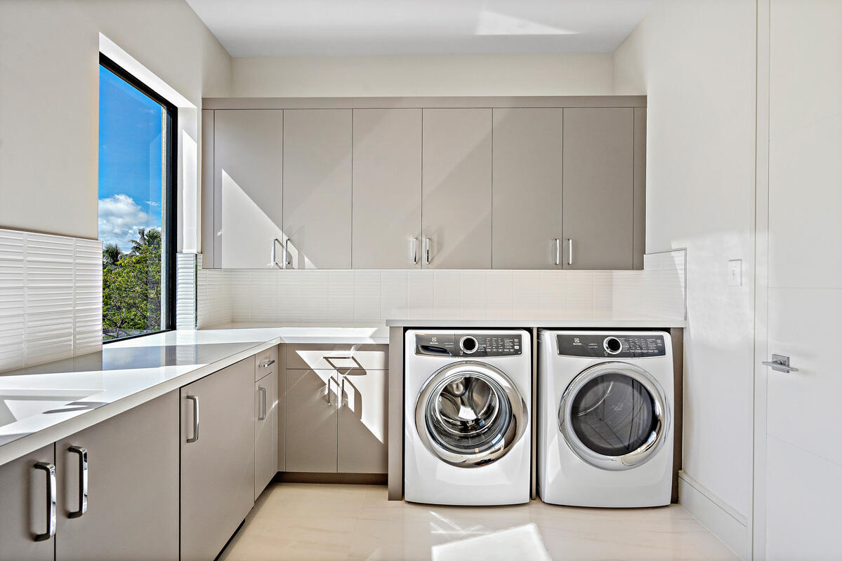 ROYAL PALM YACHT & COUNTR - Residential