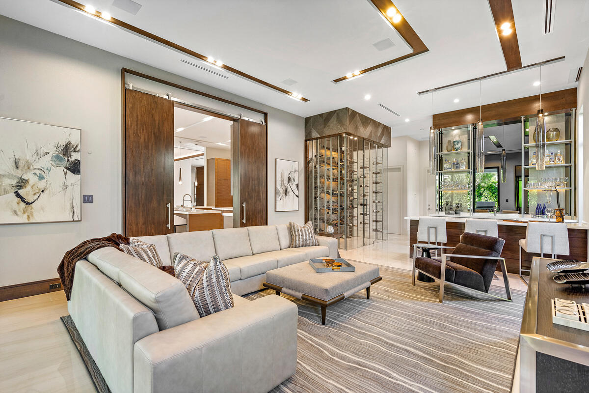 ROYAL PALM YACHT & COUNTR - Residential