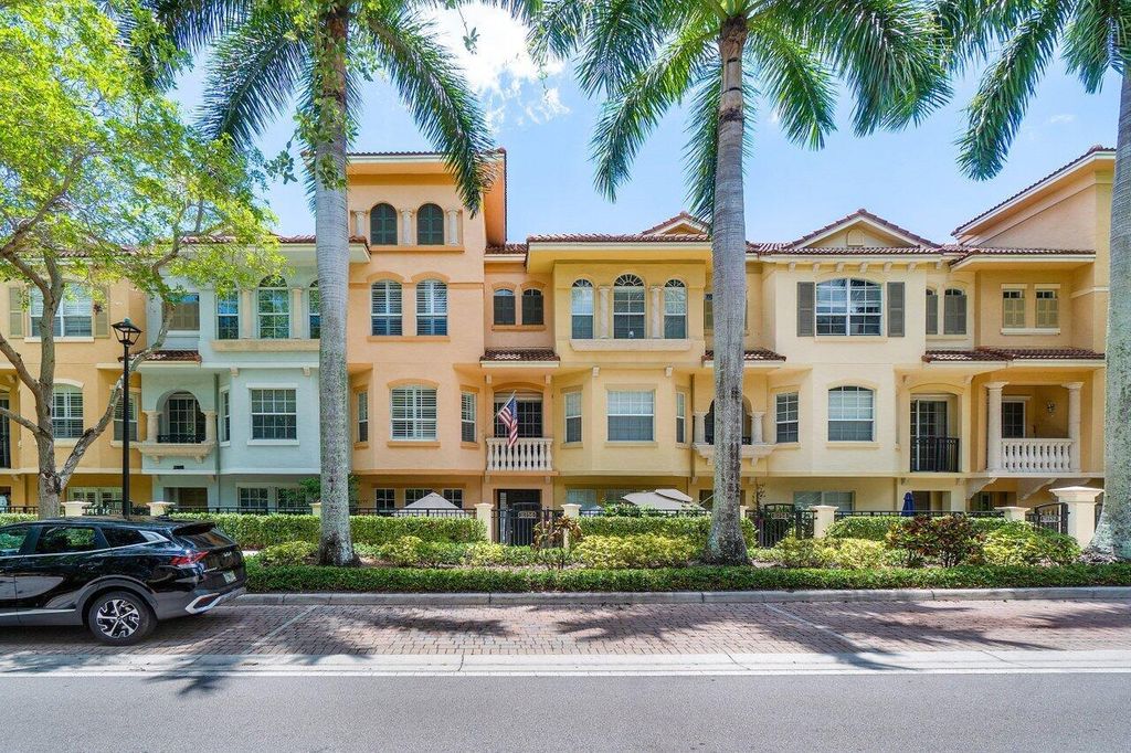 Photo of 11756 Valencia Gardens Avenue, Palm Beach Gardens, FL 33410 (MLS # R10995224)