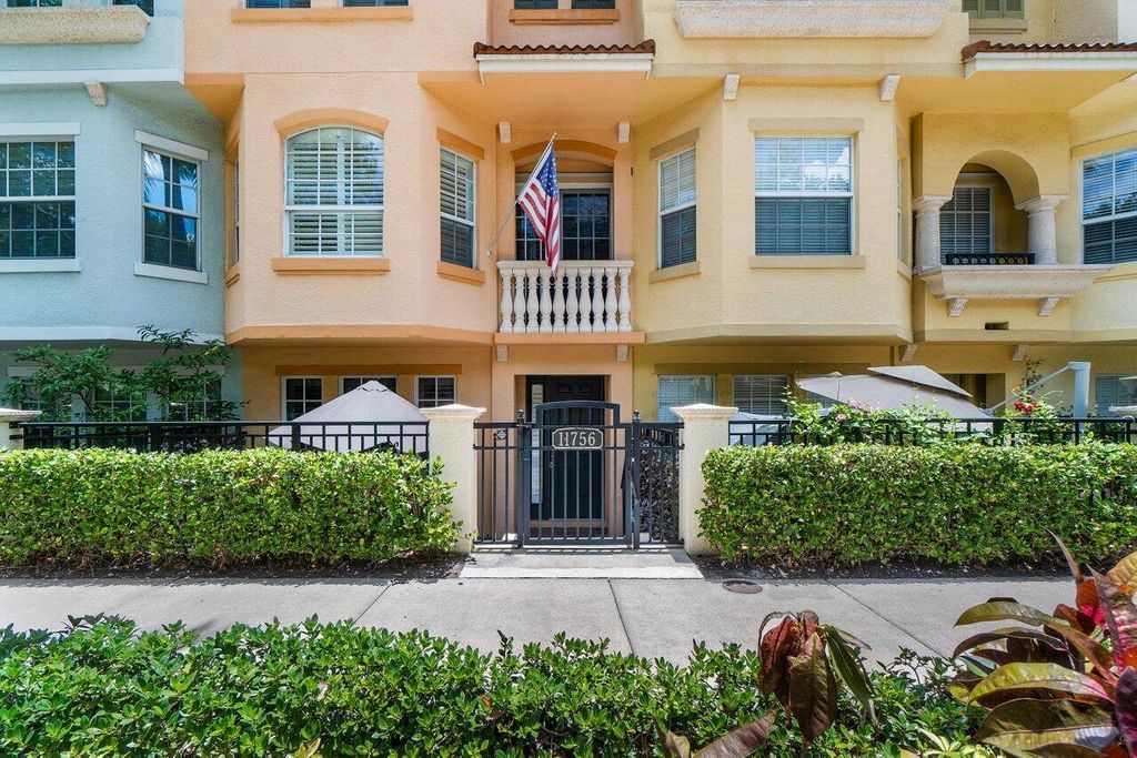 Photo of 11756 Valencia Gardens Avenue, Palm Beach Gardens, FL 33410 (MLS # R10995224)