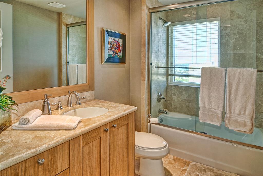 RITZ CARLTON RESIDENCES - Residential