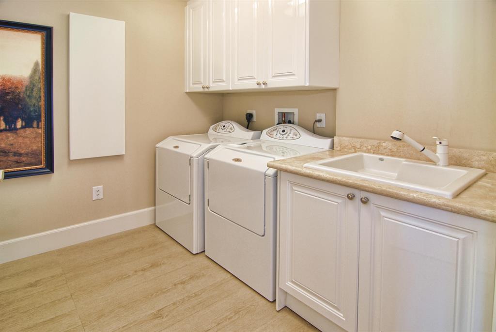 RITZ CARLTON RESIDENCES - Residential