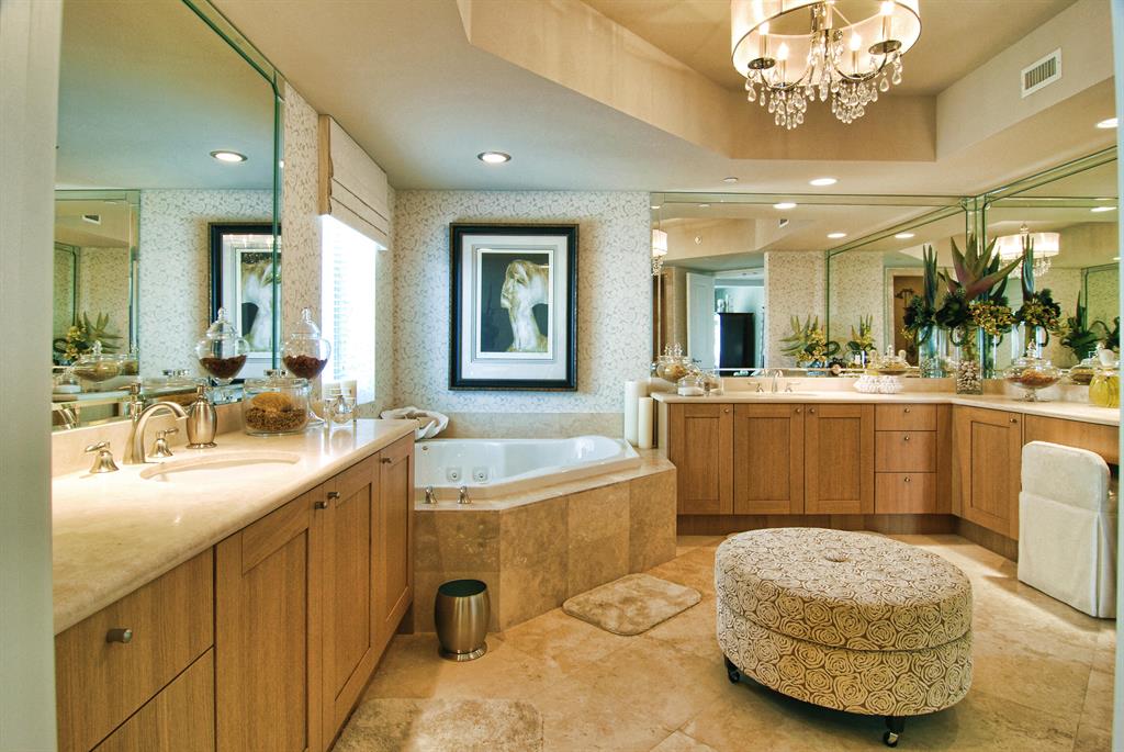 RITZ CARLTON RESIDENCES - Residential