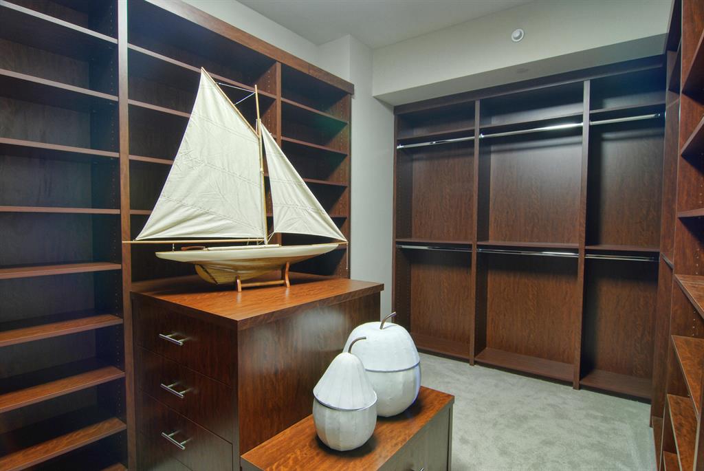 RITZ CARLTON RESIDENCES - Residential