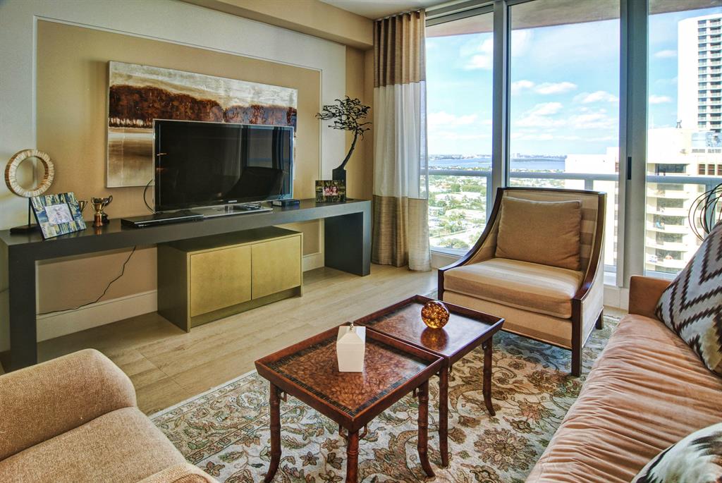 RITZ CARLTON RESIDENCES - Residential