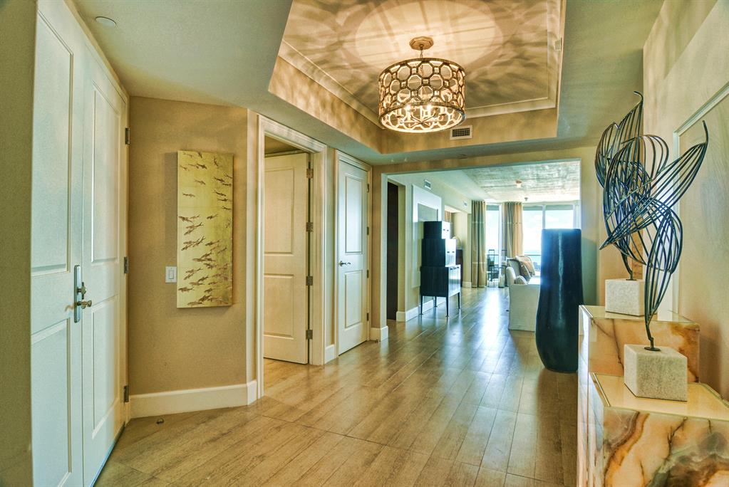 RITZ CARLTON RESIDENCES - Residential