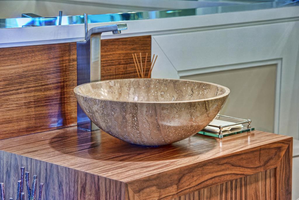 RITZ CARLTON RESIDENCES - Residential