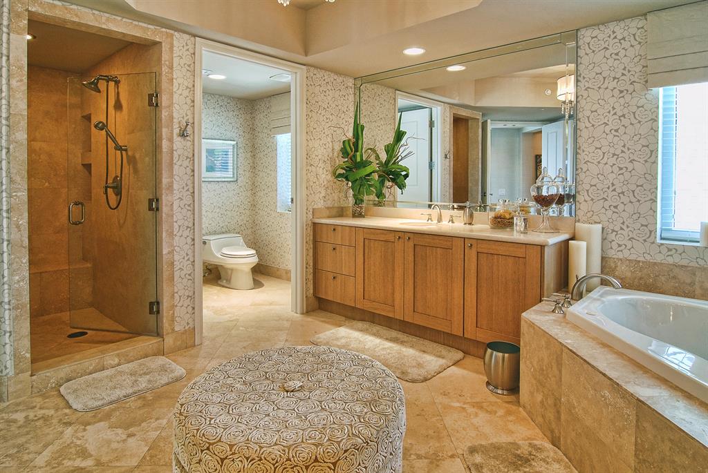 RITZ CARLTON RESIDENCES - Residential