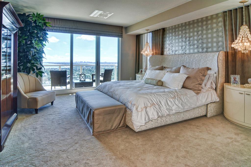 RITZ CARLTON RESIDENCES - Residential