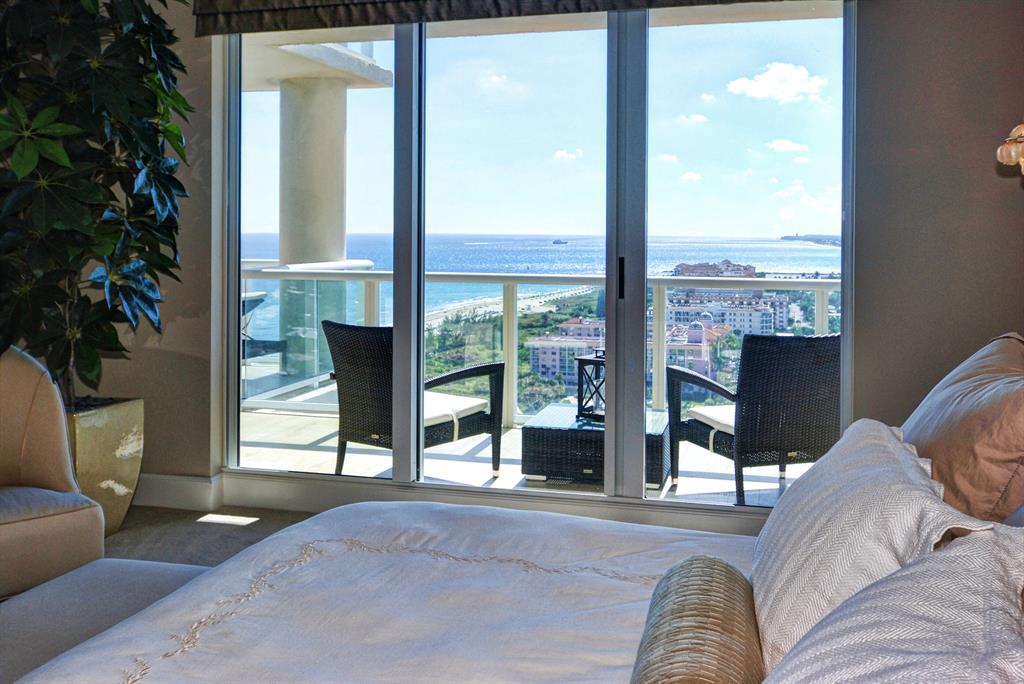 RITZ CARLTON RESIDENCES - Residential