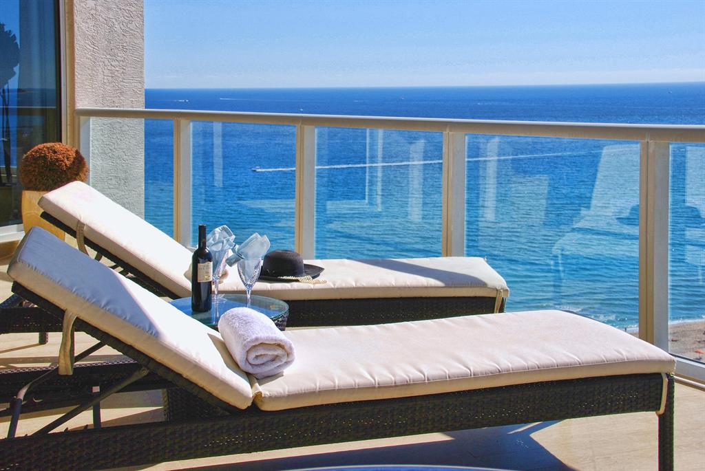 RITZ CARLTON RESIDENCES - Residential