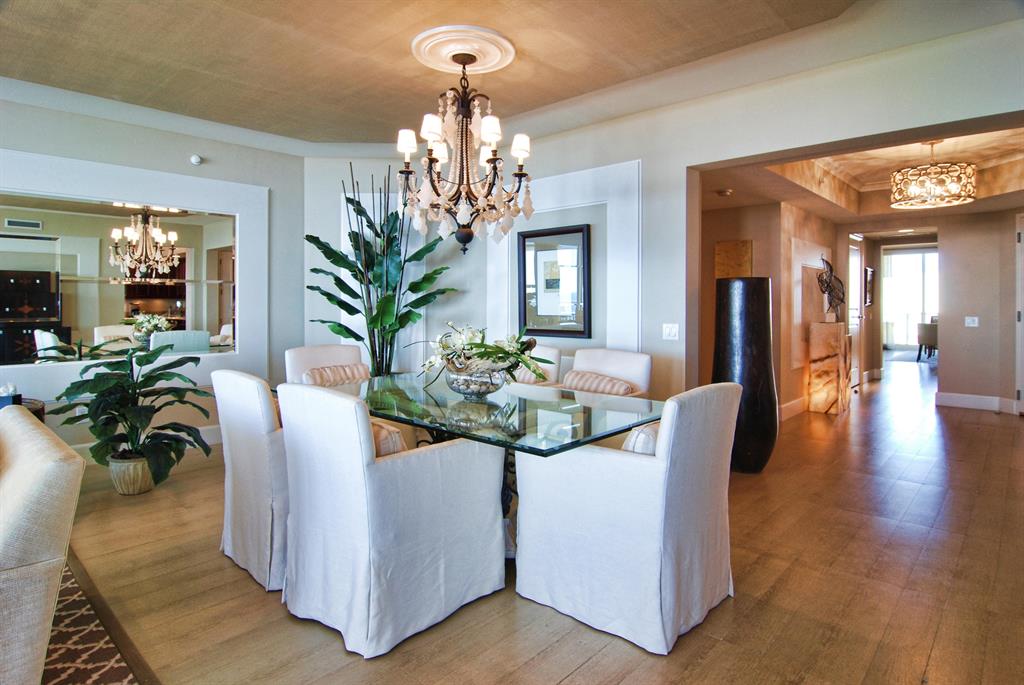 RITZ CARLTON RESIDENCES - Residential