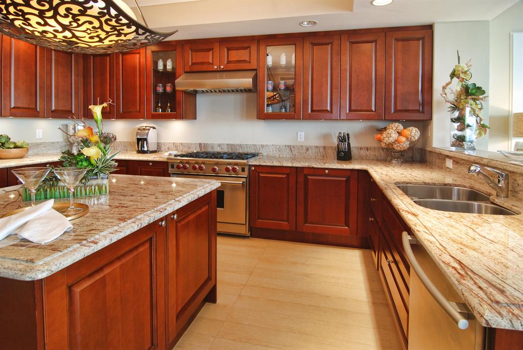 RITZ CARLTON RESIDENCES - Residential