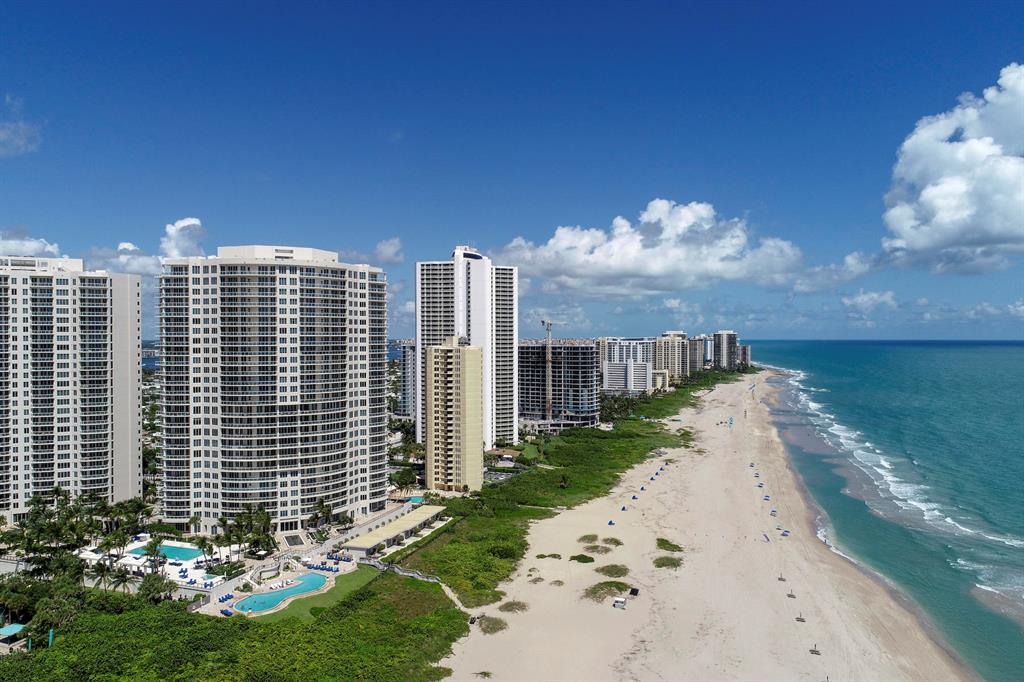 RITZ CARLTON RESIDENCES - Residential