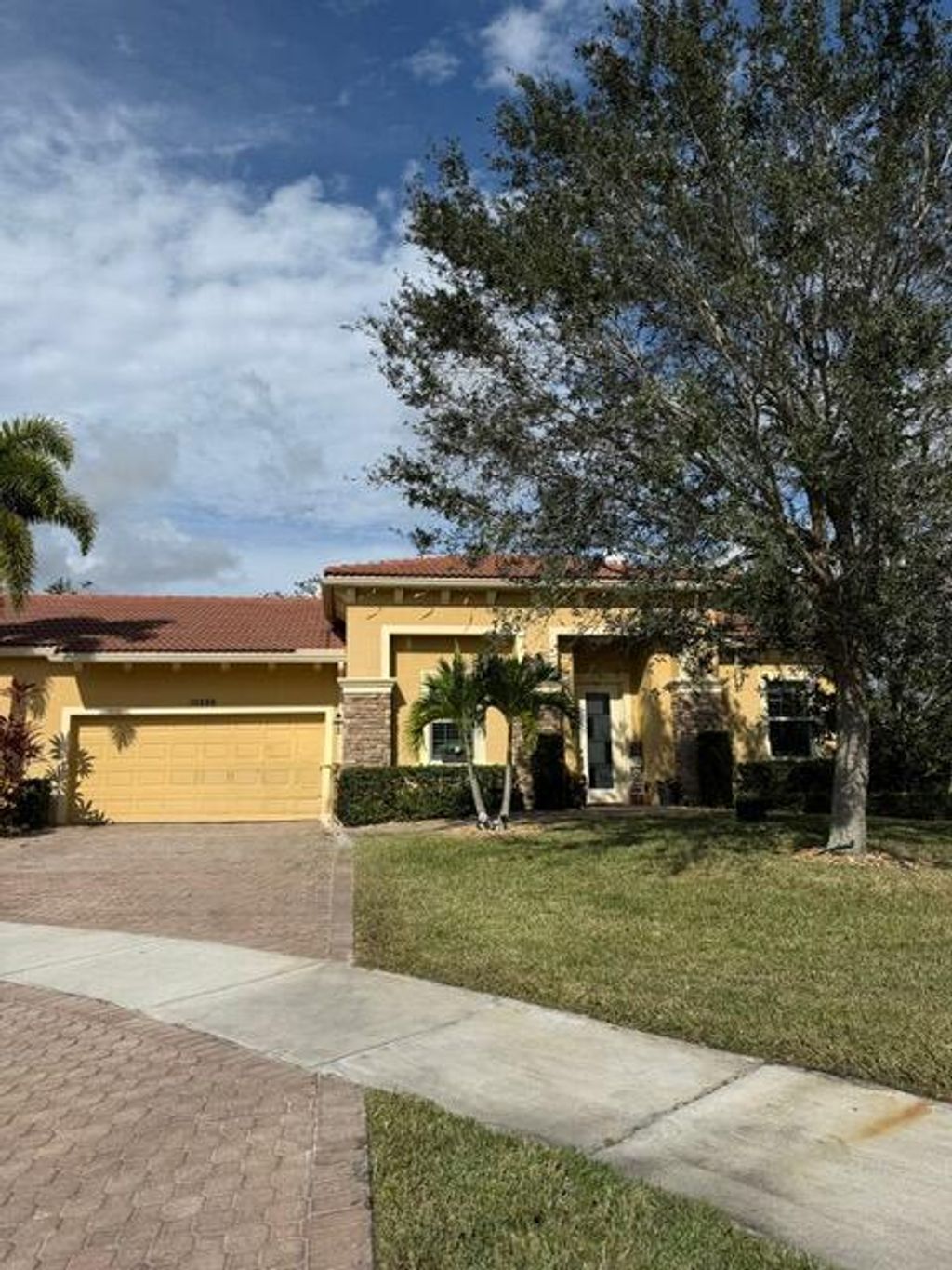 Photo of 10286 SW Canossa Way, Port Saint Lucie, FL 34986 (MLS # R11147594)
