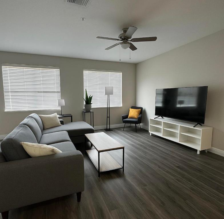 OCEAN CAY - Residential