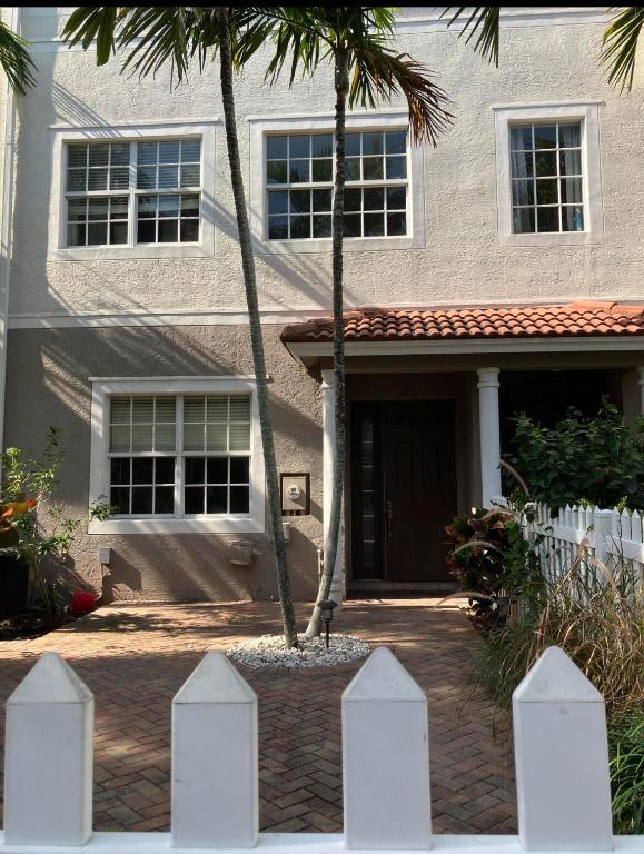 OCEAN CAY - Residential