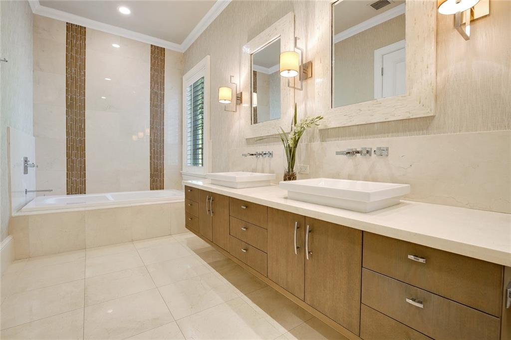 HARBOR BEACH - Residential