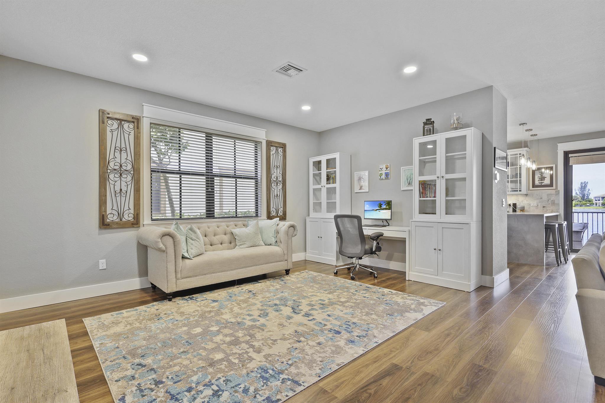 8413 Lakeview Trail