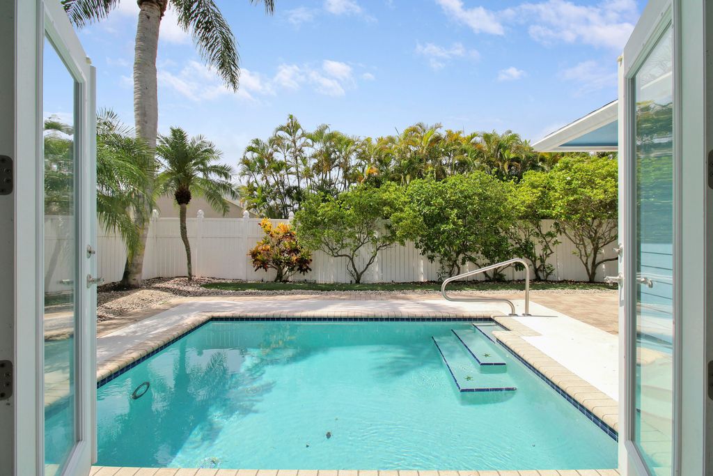 Photo of 6118 Barbara Street, Jupiter, FL 33458 (MLS # B26039288)
