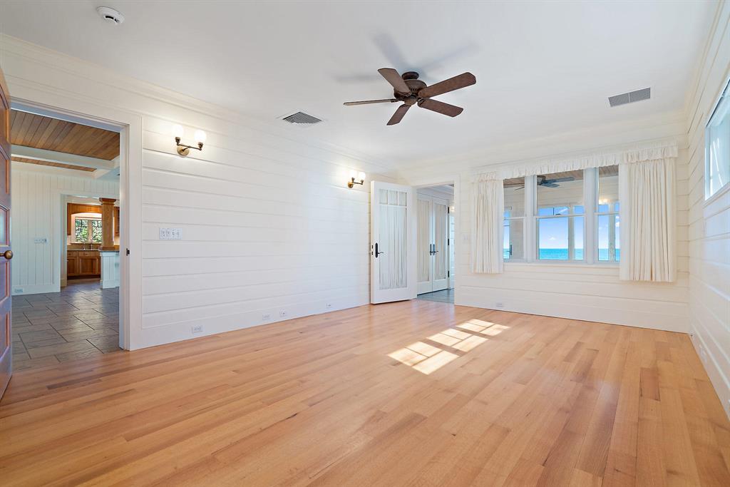 JUPITER ISLAND - Residential