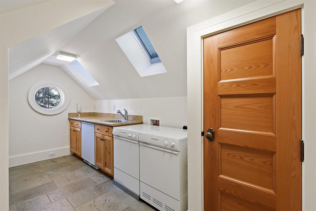 JUPITER ISLAND - Residential