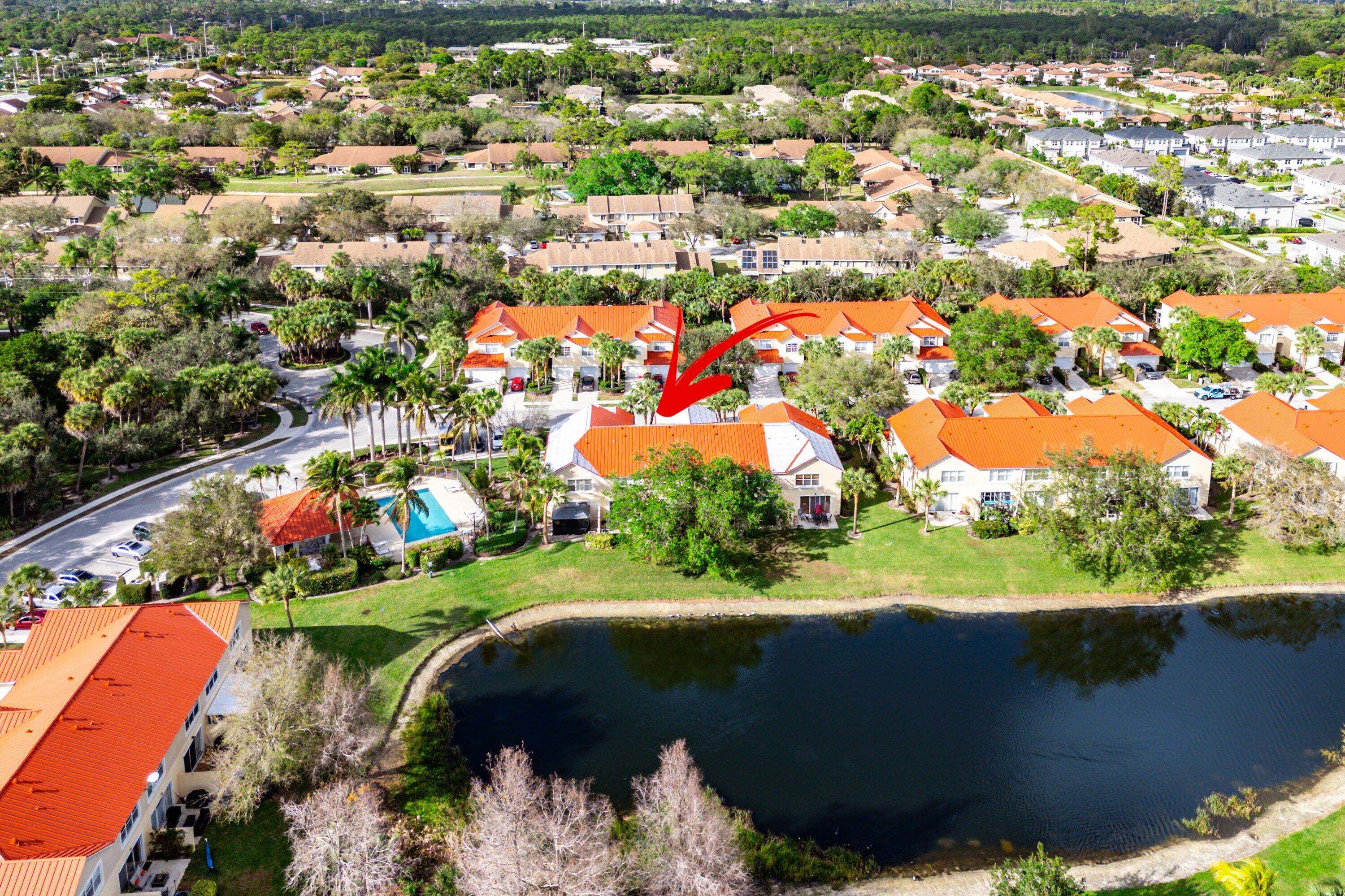 PINEWOOD LAKE - Residential
